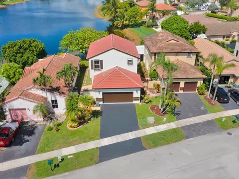 2130 NW 184th Way, Pembroke Pines, FL 33029