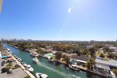 2000 NE 135th St #908, North Miami, FL 33181