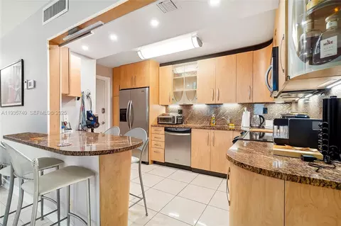 1400 S Ocean Dr #802, Hollywood, FL 33019