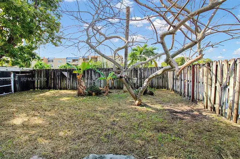 Exterior - 6195 W 18th Ave #G125, Hialeah, FL 33012 photo 2 of 3