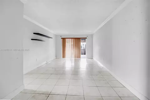 6195 W 18th Ave #G125, Hialeah, FL 33012