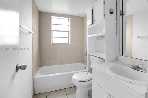 Bath - 6195 W 18th Ave #G125, Hialeah, FL 33012 photo 2 of 2