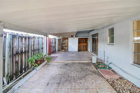 Exterior - 6195 W 18th Ave #G125, Hialeah, FL 33012 photo 1 of 3