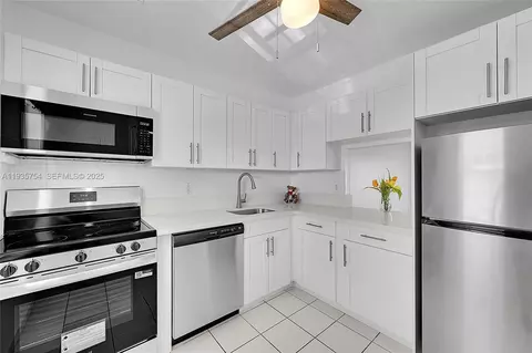 7305 NW 4th Pl #202, Margate, FL 33063