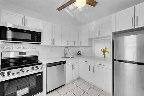 7305 NW 4th Pl #202, Margate, FL 33063