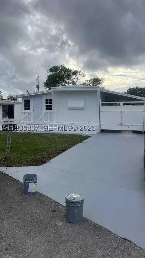 1911 SW 87th Ave, Davie, FL 33324