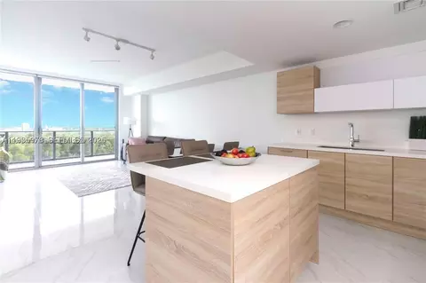 16385 Biscayne Blvd #719, North Miami Beach, FL 33160