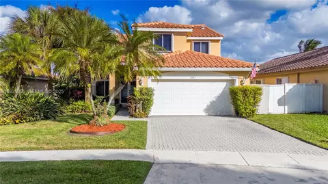 1981 NW 178th Ter, Pembroke Pines, FL 33029