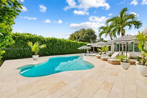 2728 NE 19th St, Fort Lauderdale, FL 33305