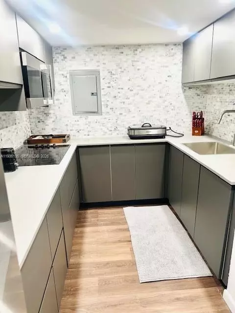 2625 Collins Ave #415, Miami Beach, FL 33140