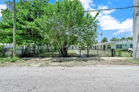 Exterior - 8280 NW 5th Ave, Miami, FL 33150 photo 13 of 13