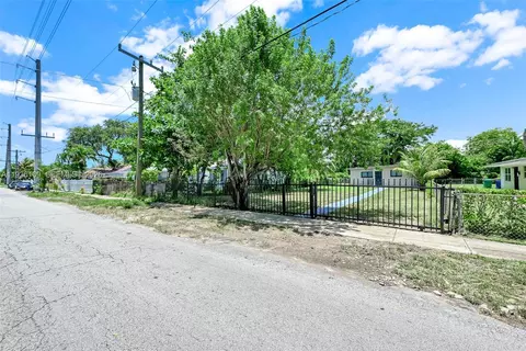 Exterior - 8280 NW 5th Ave, Miami, FL 33150 photo 12 of 13