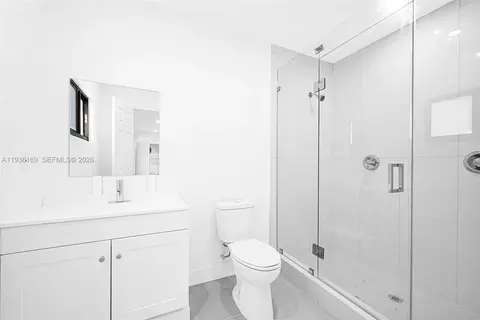 Bath - 8280 NW 5th Ave, Miami, FL 33150 photo 2 of 3