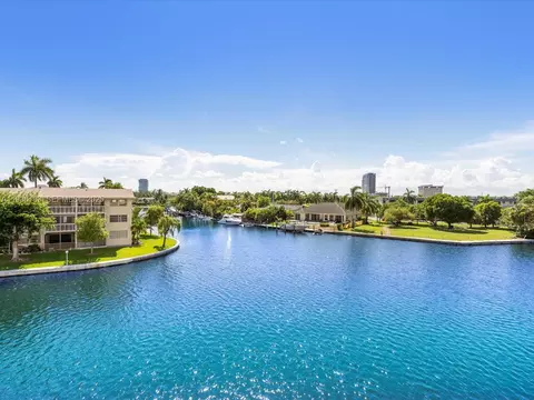 437 NE Golden Isles Dr #9H, Hallandale Beach, FL 33009