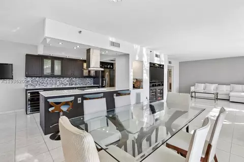 20281 E Country Club Dr #201, Aventura, FL 33180