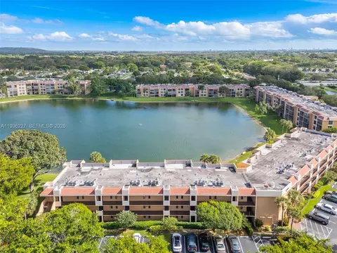 6321 Coral Lake Dr #209, Margate, FL 33063