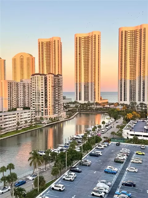 300 Bayview Dr #1201, Sunny Isles Beach, FL 33160