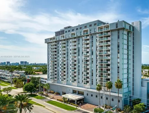13499 Biscayne Blvd #1013, North Miami, FL 33181
