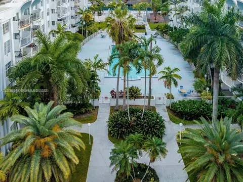 496 NW 165th St Rd #D-412, Miami, FL 33169