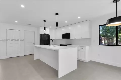 6421 SW 59th Ave, South Miami, FL 33143