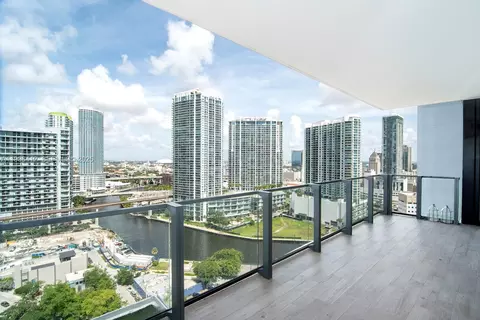 68 SE 6th St #2010, Miami, FL 33131