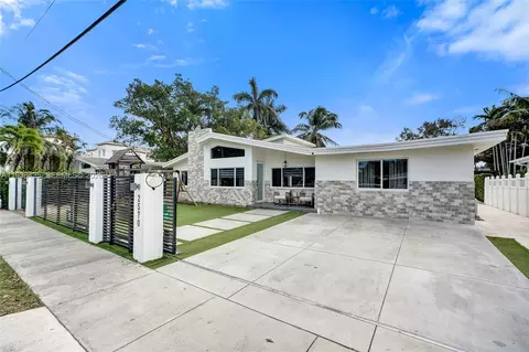 2570 NE 201st St, Miami, FL 33180