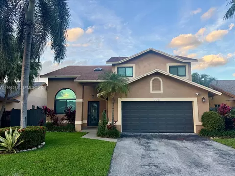 223 SE 8th St, Dania Beach, FL 33004