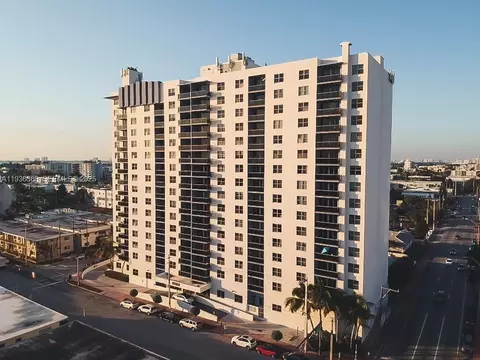 401 69th St #304, Miami Beach, FL 33141