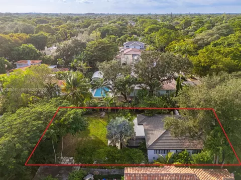 View/Area - 446 Madeira Ave, Coral Gables, FL 33134 photo 1 of 4