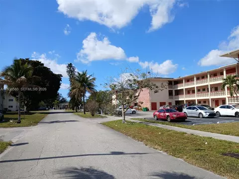 4751 NW 10th Ct #310, Plantation, FL 33313