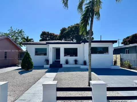 542 E 20th St, Hialeah, FL 33013
