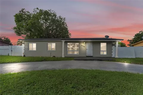 3738 NW 207th Dr, Miami Gardens, FL 33055