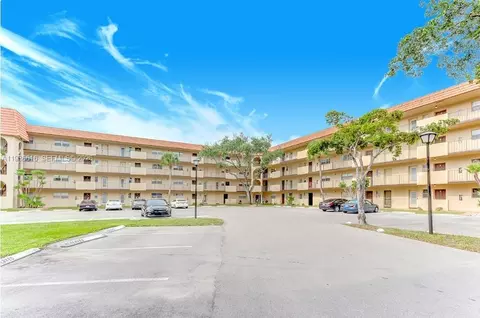 6301 N Falls Cir Dr #313, Lauderhill, FL 33319