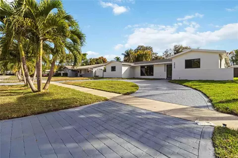 5420 Lincoln St, Hollywood, FL 33021