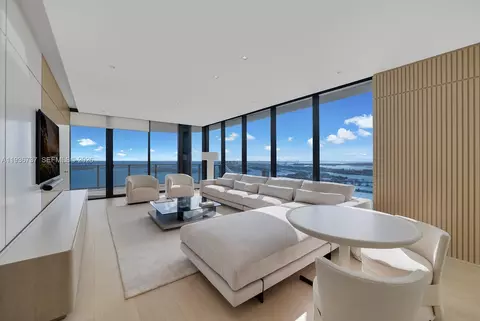 700 NE 24th St #5207, Miami, FL 33137