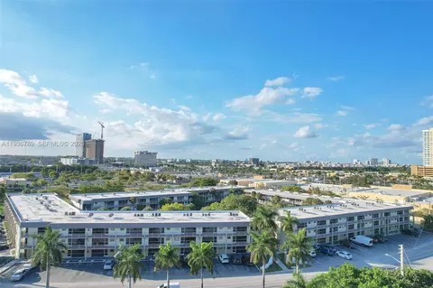 270 Layne Blvd #305, Hallandale Beach, FL 33009