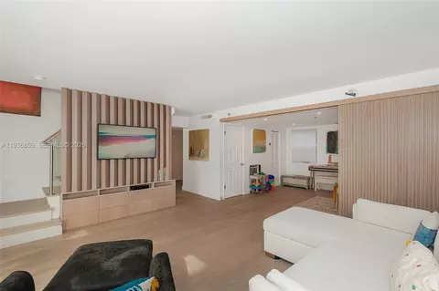 1005 8th St #204, Miami Beach, FL 33139