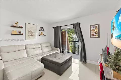 7501 NW 16th St #3303, Plantation, FL 33313
