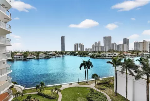 19707 Turnberry Way #7F, Aventura, FL 33180
