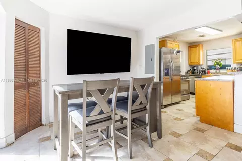 Dining - 7349 Pine Valley Dr, Hialeah, FL 33015 photo 1 of 1