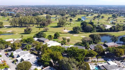 View/Area - 7349 Pine Valley Dr, Hialeah, FL 33015 photo 3 of 6