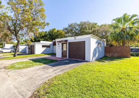 Exterior - 7349 Pine Valley Dr, Hialeah, FL 33015 photo 1 of 6