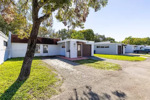 Exterior - 7349 Pine Valley Dr, Hialeah, FL 33015 photo 2 of 6