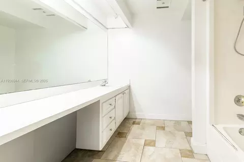 Bath - 7349 Pine Valley Dr, Hialeah, FL 33015 photo 1 of 2