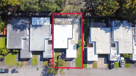View/Area - 7349 Pine Valley Dr, Hialeah, FL 33015 photo 1 of 6