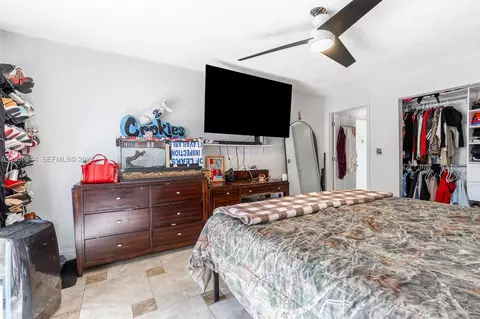 Bedroom - 7349 Pine Valley Dr, Hialeah, FL 33015 photo 4 of 4