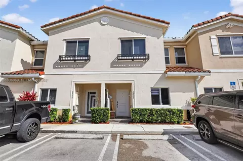 2805 NW 180th St, Miami Gardens, FL 33056