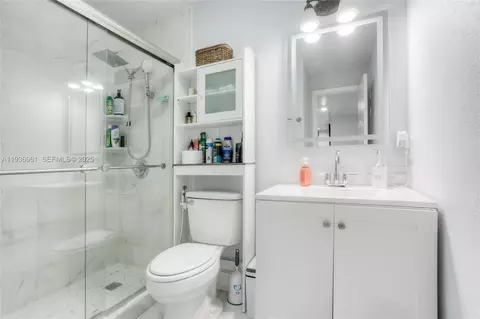 Bath - 1925 W 72nd St, Hialeah, FL 33014 photo 2 of 2