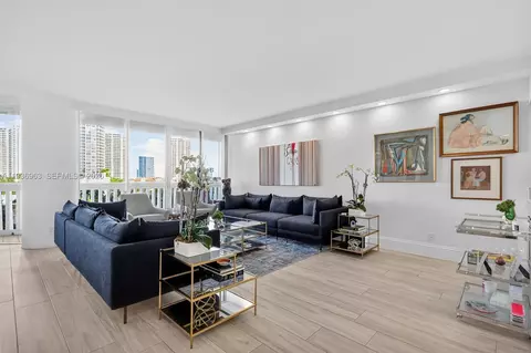 1000 Island Blvd #707, Aventura, FL 33160
