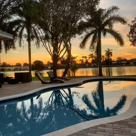 1160 NW 86th Ter, Pembroke Pines, FL 33024